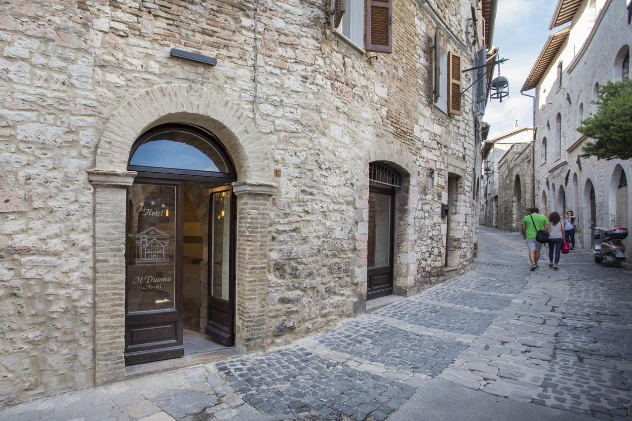 Hotel Il Duomo Ассизи Экстерьер фото